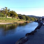 赤福 - お店から下に降りて、五十鈴川見てまったり〜