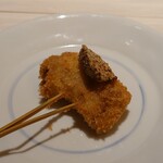 串揚げ 串匠 - しめじの牛肉巻き　粒マスタードソース　長崎雲仙産