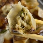 焼き芋専門店 なにわya - 薄皮餃子断面