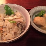 Teuchi Soba Ookawaya - 鮭と舞茸の炊き込みご飯　がんもどき