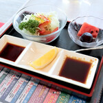 高松カントリー倶楽部 - サラダ、たれ＆レモン、果物