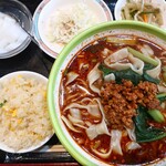 中華四川料理 栄華飯店 - 担々刀削麺定食