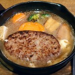 昭和町ボストン - 令和4年10月
            煮込みスープハンバーグ200g 1680円