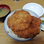 安田屋 - わらじかつ丼 2枚入り（￥1,100(税込)）