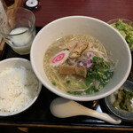 Chuugoku Shisem Menhanten Ittou - 麺定食(のどぐろラーメン)❗️