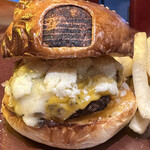 Burger Revolution Tokyo Wine & Bar - 