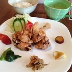 ２HACHI - からあげランチ
女子向けな感じ。
美味しくいただきました！