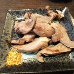 金町製麺 - タン焼き