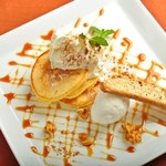 Tsubomi cafe:dinig - キャラメルナッツのパンケーキ　￥780