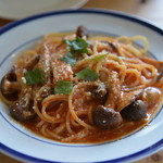 イル ロスパッチョ - キノコとモッツァレラチーズのトマトパスタ