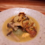 炭火割烹 白坂 - ⚫「ジロール茸　焼き茄子　ムール貝　スープ仕立て」