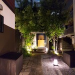 炭火割烹 白坂 - お店の外観