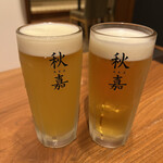 松山鯛めし 秋嘉 - 左:みかんビール　右:生ビール