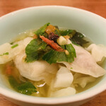 186854027 - ② 湯餃：スープ餃子
