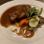 西洋厨房 ラ・ダム・ヒロ - 牛タンの赤ワイン煮