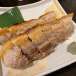 一っ福 - ガーリックポークの岩塩焼き