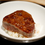 膳処末富 - 厚みを感じさせないやわらかな咀嚼から、円やかな旨味がジュワーっとあふれる！ 玉ねぎを纏った身、噛めば噛むほどに甘みが増していき、咀嚼するほどに至福の時へ。