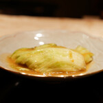 膳処末富 - ●薪焼きレタスと牡蠣ソース
      実は主役は牡蠣ソース！レタスは付け合せです。