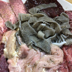 焼肉せがわ - センマイがめっちゃうまかったです。
