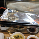 焼肉せがわ - ホイルで蒸らしながら、