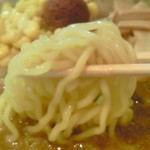 さかいや - 中辛味噌ラーメン麺拡大