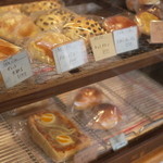 STELLA　BAKERY　SHOP - ちょっと遅かったのか、残ってるパンの種類はごくわずか＠ｐ＠