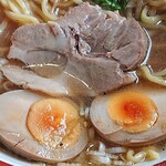 嘉福苑 - 嘉福苑 ＠西葛西  特製ラーメンにトッピングされるチャーシューと味玉