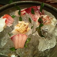 銀平 北新地店 - お刺身。「ぷりぷり」と言うより「ぶりんぶりん」