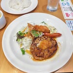 ガスト - 日替わりランチ：おろしハンバーグ＆エビフライ＆ソーセージ（\699）