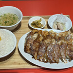 ぎょうざの一休 - しそ餃子定食