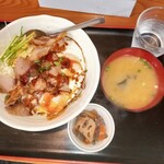 英福 - チャーシューエッグ丼