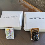 とろり天使のわらびもち 岩槻店 - 箱はこんな感じで、黒蜜は別売り(50円)ですよ…