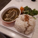 Ko-Hi To Yakigashi No Omise Raboratorie - 自家製ほうれん草チキンカレー７５０円無料大盛ライス