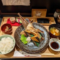 銀座米料亭 八代目儀兵衛 - 季節の焼き魚2種盛り銀シャリ御膳