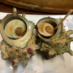 旅荘 みなと - サザエの壺焼はダブルで