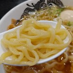 食堂 はせ川 - はせ川オリジナルレシピの中太麺