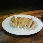 餃子(320円)