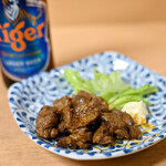 立呑処 新多聞酒蔵 - ラムスパイス炒め（日替わり)