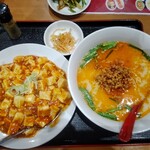 台湾料理 味軒 - 豚骨台湾ラーメンとマーボー丼のセット￥880