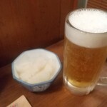 h Ganso Yakitori Kushi Hacchin - お通しと生ビール