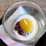 閑祥庵 禅紫 - 上には食感の残された栗の甘露煮が載せられていた。