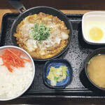 吉野家 - 「秋限定　月見牛とじ御膳」712円