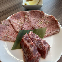 焼肉うしごろ 新宿三丁目店 - 