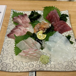 七幸 - 刺し盛り2人前(鰆、黒鮪、鯛、槍烏賊、西貝)