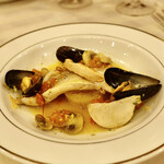 サラマンジェ ド イザシ ワキサカ - イトヨリとムール貝のマルセイユ風3,600円シェア後