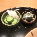 まき村 - 香の物と海苔