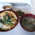 高市食堂 - カツ丼６５０円とみそ汁１１０円