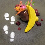 Derire - 前菜 鴨とフォアグラのテリーヌ 栗のペースト カボチャのギモーブ ショコラのベール 柿のコンポート ベリーのソース