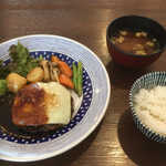 ふんわり茶房 - チーズハンバーグ