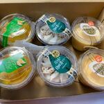 シャトレーゼ - 料理写真:人気のカップデザート詰め合わせはコーヒーゼリー、マンゴープリン、プリンが2個づつ入って７１０円でした。
 